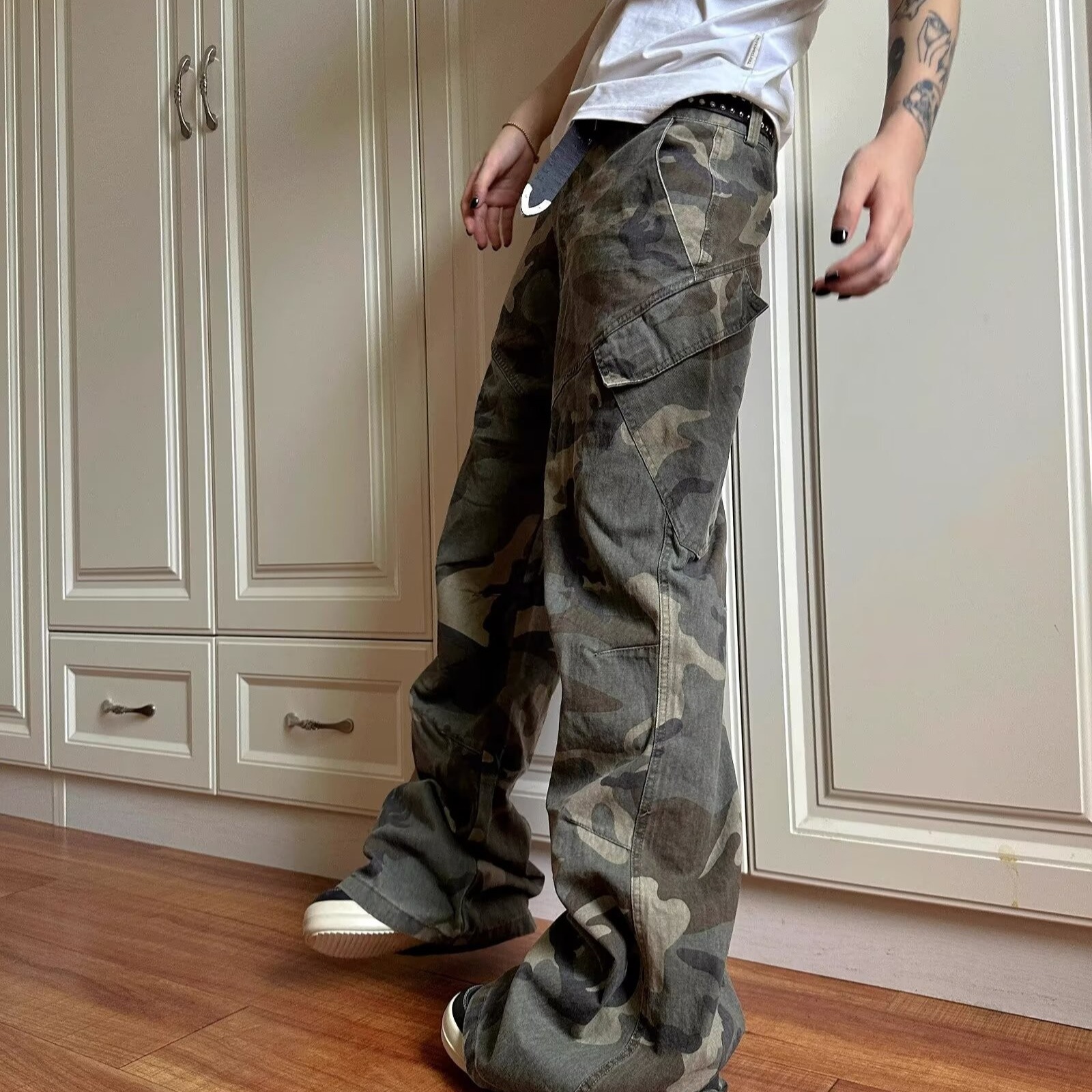 2024 Spring and Autumn Retro Camouflage Pocket Work Jeans Men's Fashion Brand ins Loose Wide Leg Pants Casual Trousers - Image 2