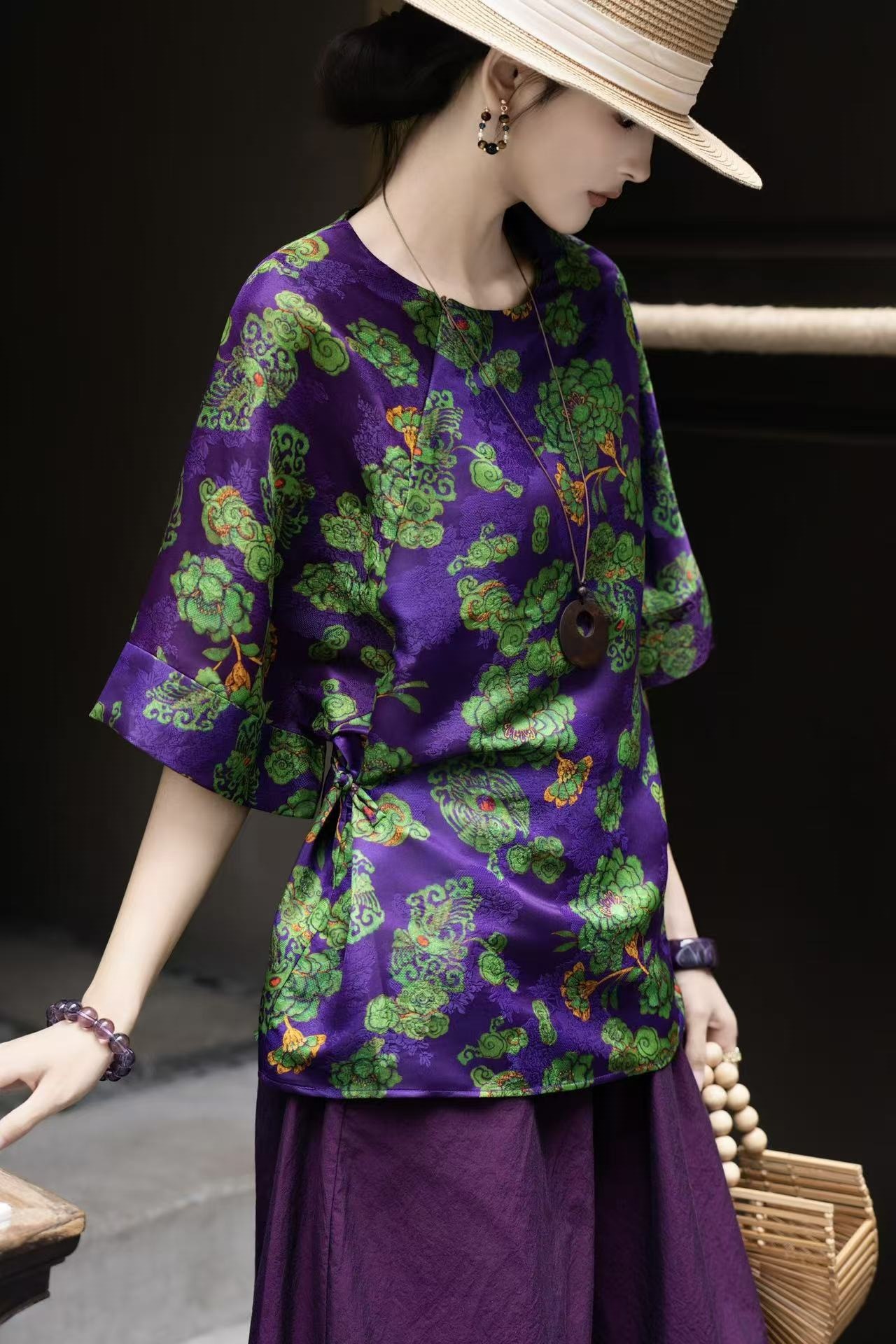 Factory direct wholesale of new Chinese style mulberry silk and fragrant cloud yarn zip-up blouse, 2026 hot-selling pattern, old-fashioned loose fit shirt for summer. - Image 6