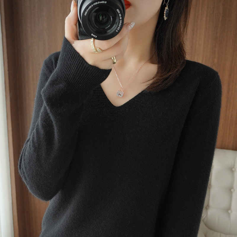 Douyin hot style sweater autumn and winter new V-neck sweater women Korean version loose fashion knitted bottoming shirt with large quantity and favorable - Image 15