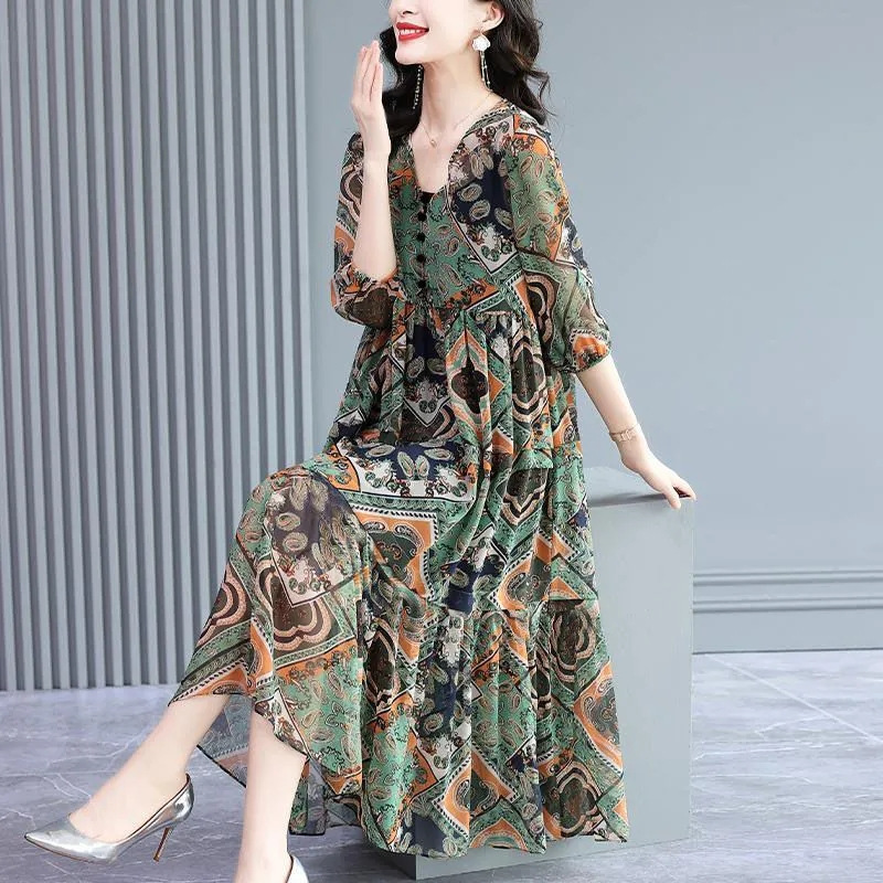 Fashion temperament middle-aged and elderly women's clothing 2023 summer new large-size loose slim retro print short-sleeved dress - Image 2