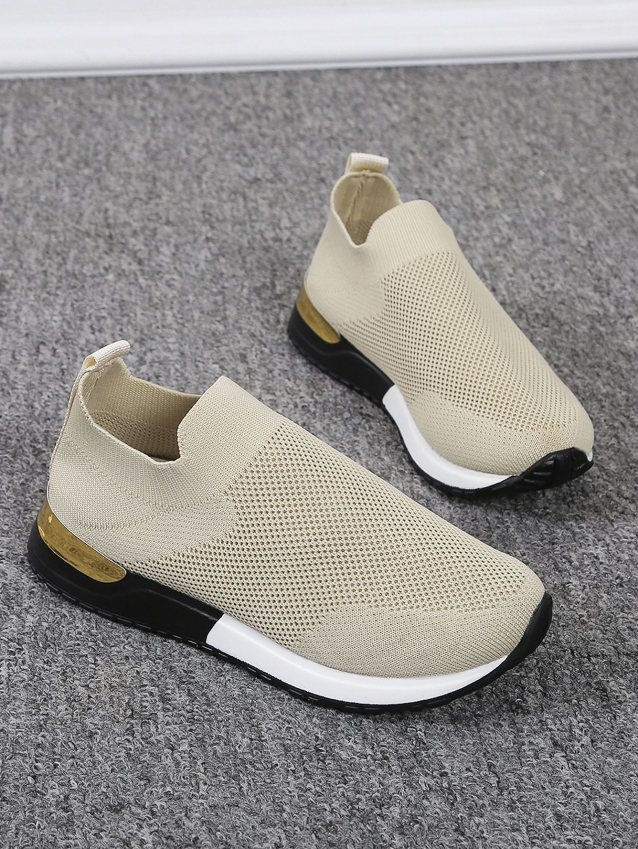 2022 Spring New Large Size Foreign Trade Women's Shoes Casual Sports Style Color Matching Sequins Lightweight Breathable Slip-on Shoes for Women - Image 3
