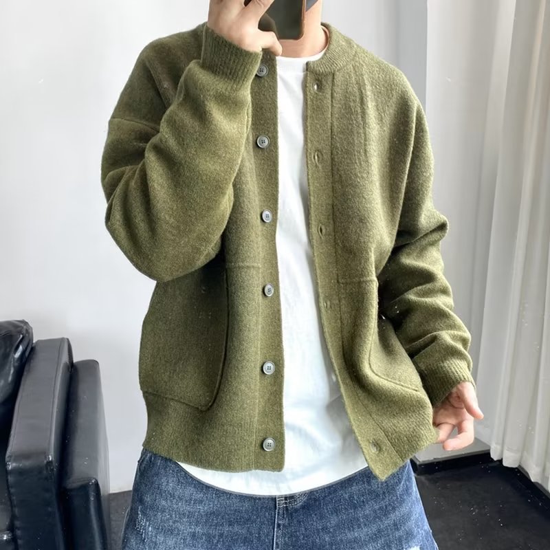 New men's knitted cardigan for autumn and winter, trendy brand, solid color, simple and stylish, thick and designed, youthful sweater coat.