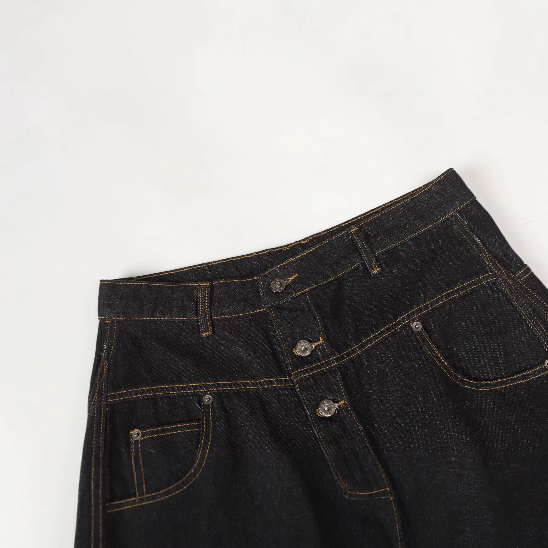Button-Detail Jeans - Image 5