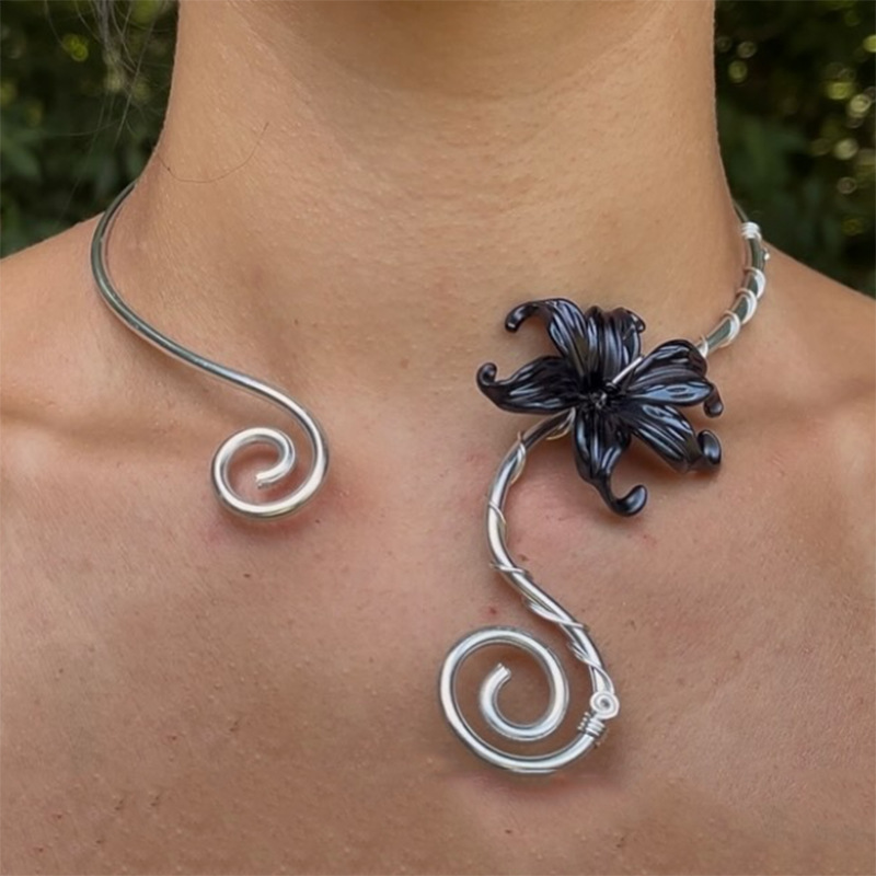 New European and American style iridescent iris flower jewelry choker with spiral adjustable cord, available on Amazon. - Image 3