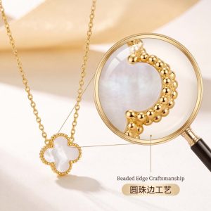 Stylish, exquisite, high-quality double-sided four-leaf clover necklace, elegant, understated luxury, petite, minimalist style, flattering for women's collarbone necklace.