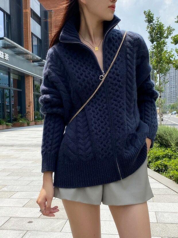 Factory direct wholesale heavyweight 100% wool cardigan, high neck, twisted knit, zipper, warm knitted wool cardigan for women, in stock. - Image 6