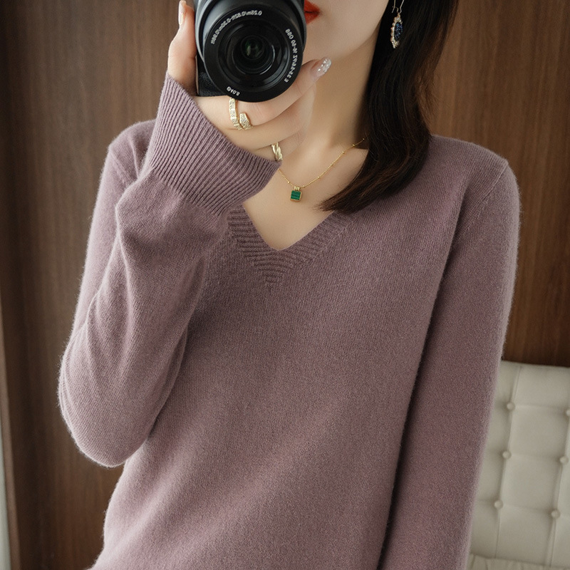 Douyin hot style sweater autumn and winter new V-neck sweater women Korean version loose fashion knitted bottoming shirt with large quantity and favorable - Image 7