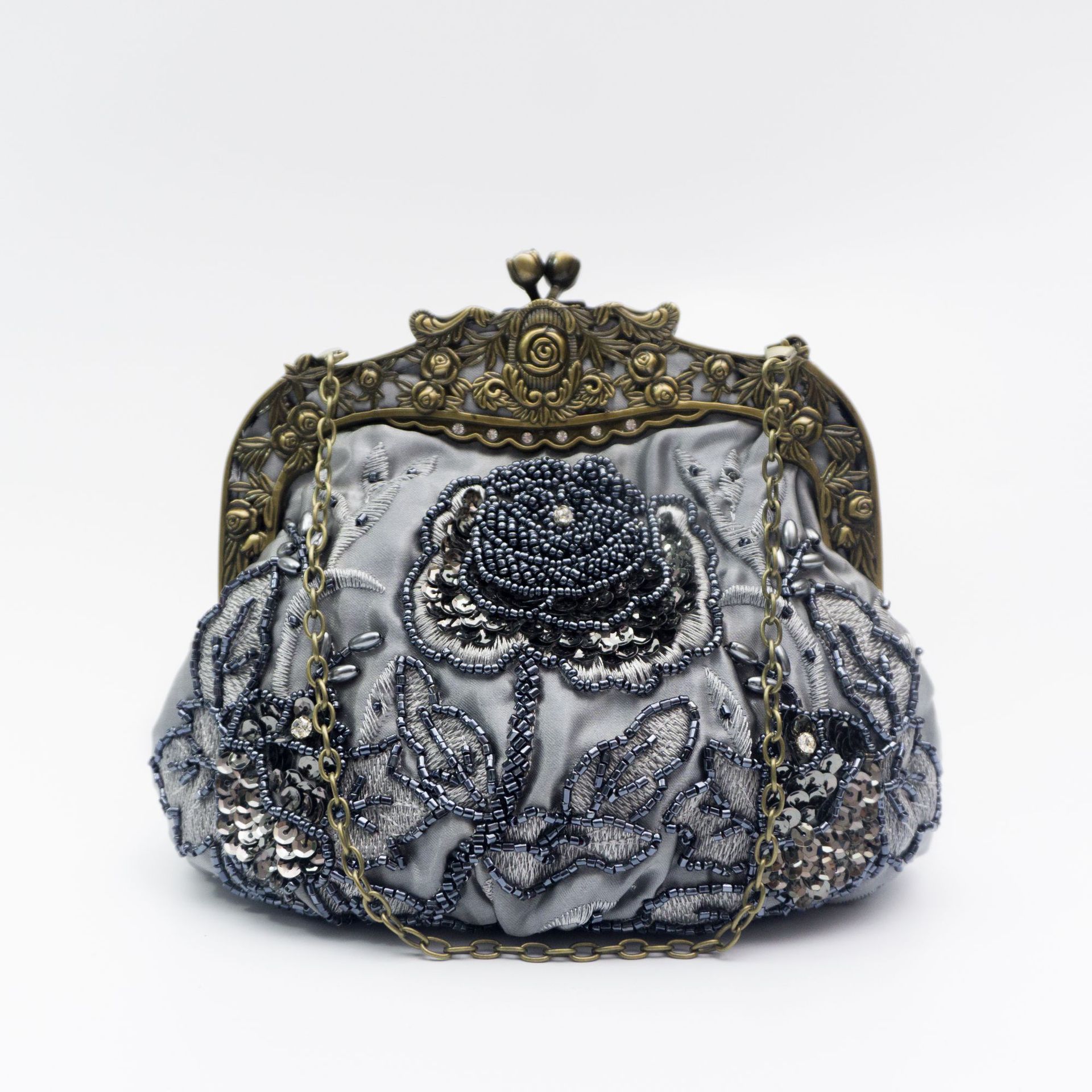 Kaiweili handmade beaded flower evening bag retro old Shanghai cheongsam bag Amazon hot style embroidered mouth gold bag - Image 6