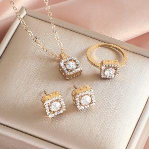 Small sugar cube colorfast pendant necklace, versatile and high-end jewelry set for women, three pieces including earrings and rings.