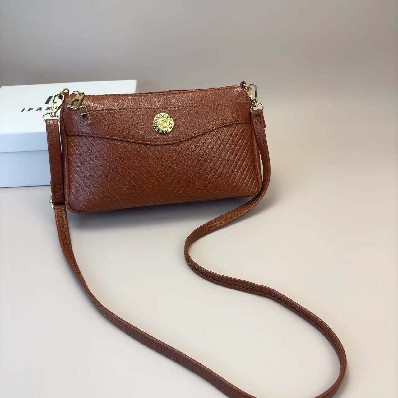 Qianzihu large-capacity bag new women's bag large-capacity middle-aged and elderly bag crossbody bag small bag stall bag wholesale - Image 3