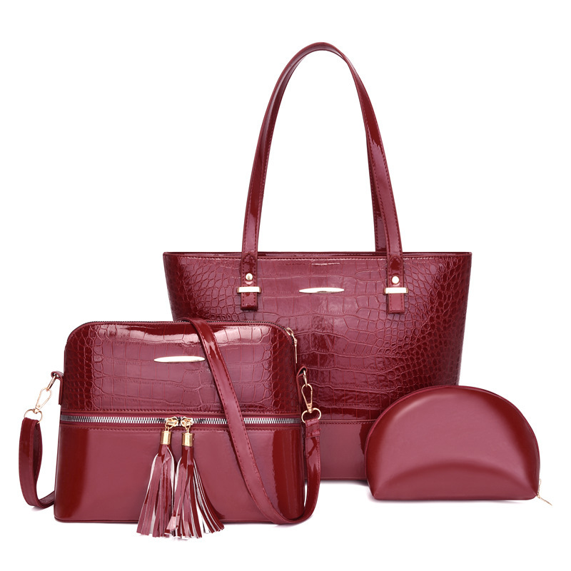 New women's bag 2023 fashion crocodile pattern mother-in-law three-piece handbag shoulder bag Messenger women's bag wholesale - Image 4