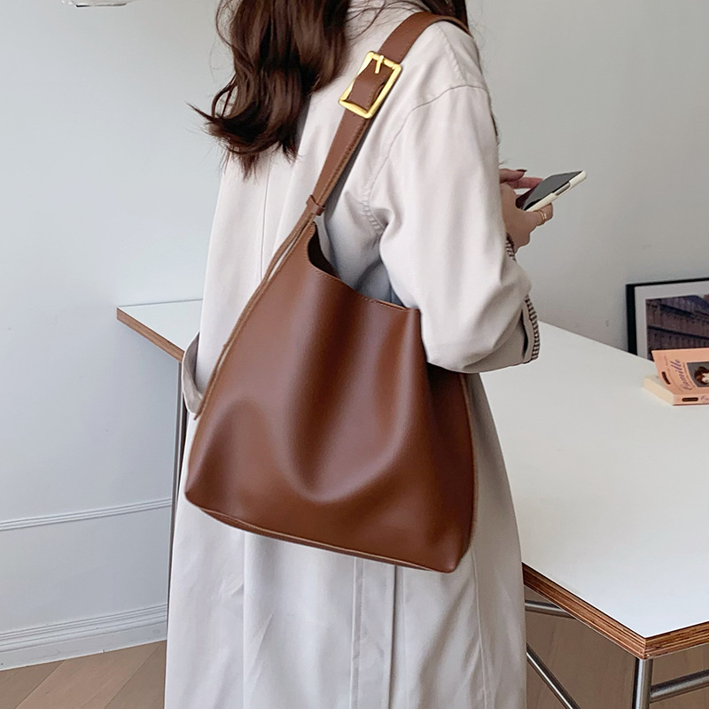 Versatile ins large capacity bag female 2024 new lazy style bucket bag retro shoulder messenger bag tote bag - Image 6