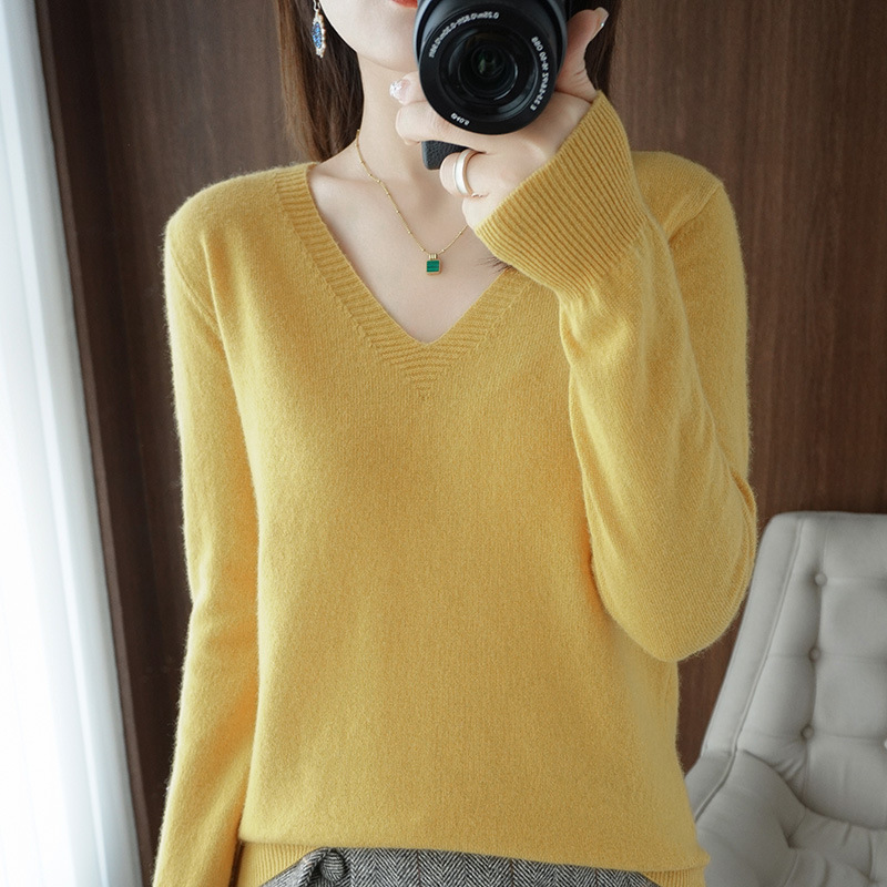 Douyin hot style sweater autumn and winter new V-neck sweater women Korean version loose fashion knitted bottoming shirt with large quantity and favorable