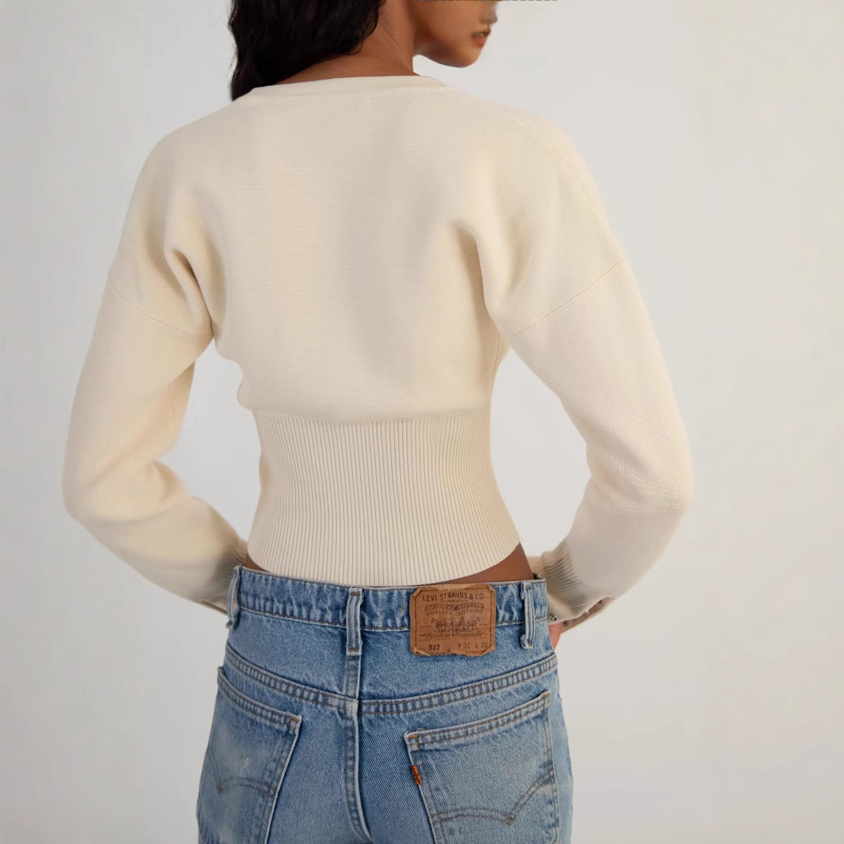 European and American high waist women's round neck single breasted knitted sweater female niche design short top with thin sweater trend - Image 2