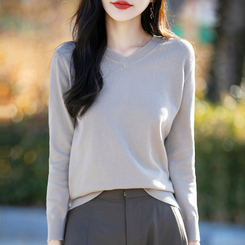 100% Cotton Spring New V-Neck Knitted Long-Sleeved Soft Loose Pullover Simple Solid Color Stylish Base Layer Women's Clothing - Image 5