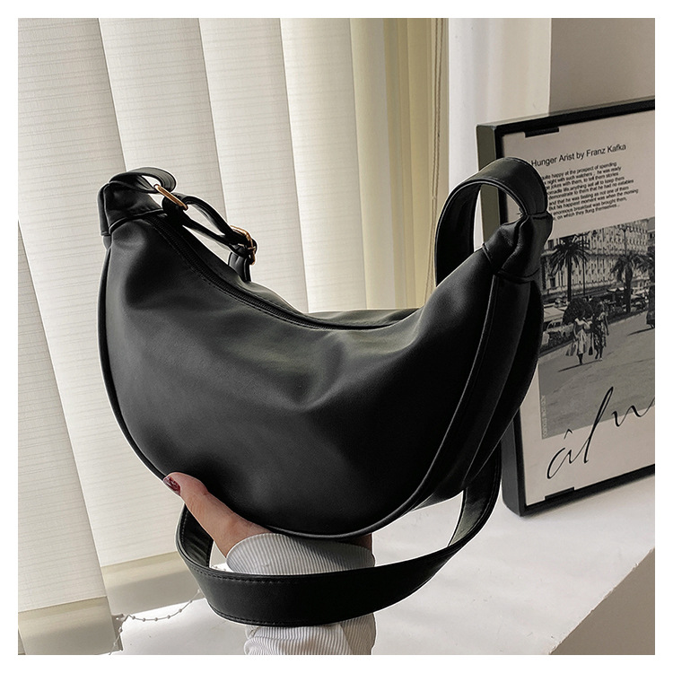 Hong Kong Style Retro Dumpling Bag Underarm Bag 2023 New Lightweight Casual Solid Color Single Shoulder Messenger Bag Women's Bag Wholesale - Image 5