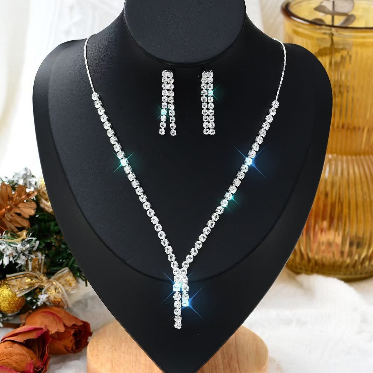 Wedding banquet loose diamond necklace and earring 2-piece set, elegant and classy European and American cross-border jewelry set.