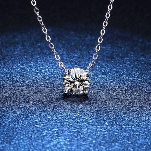 Livestream Hot Selling S925 Sterling Silver Moissanite 1-Carat Necklace for Women, Luxury Four-Prong Prong Plated with PT950 Moissanite Clavicle Chain