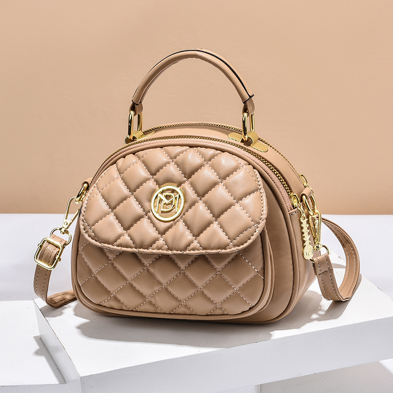 Bag women's summer simple net red foreign style ladies Messenger bag 2023 new trendy fashion texture shoulder bag women's wholesale - Image 3