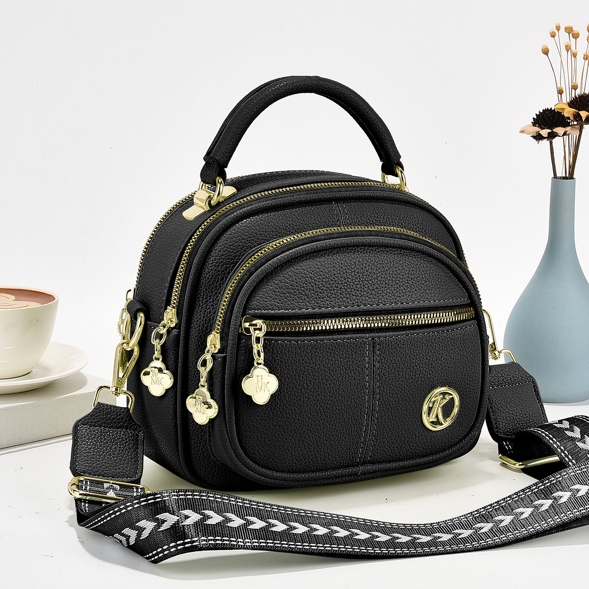 Bags for women 2023 new versatile crossbody bags ladies shoulder bags hand-held small square bags TikTok live broadcast hot wholesale - Image 10