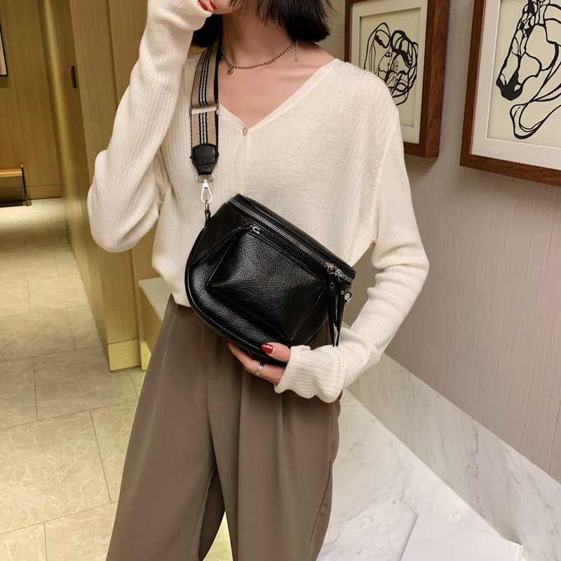 Bag women's bag 2022 new fashion ins Korean version ladies shoulder Messenger bag soft leather small bag casual saddle bag - Image 5