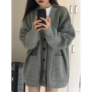 Korean style Chanel-inspired knit sweater for women, new autumn and winter style, loose and relaxed feel, cardigan coat, trendy.