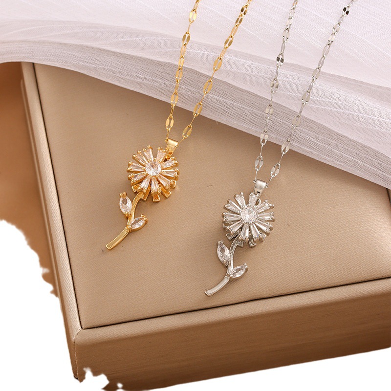 Sunflower Rotatable Necklace, Fashionable and Niche Design, High-End Trendy Clavicle Chain, Factory Direct Sales, Instagram Style - Image 6