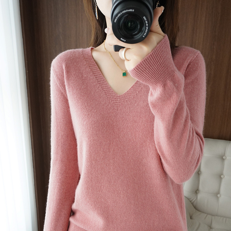 Douyin hot style sweater autumn and winter new V-neck sweater women Korean version loose fashion knitted bottoming shirt with large quantity and favorable - Image 5