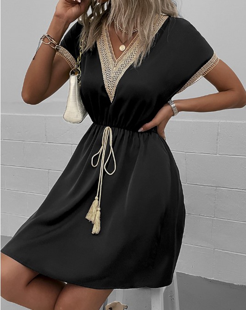 Amazon 2023 European and American cross-border foreign trade spring and summer solid color short-sleeved lace V-neck waist dress - Image 2