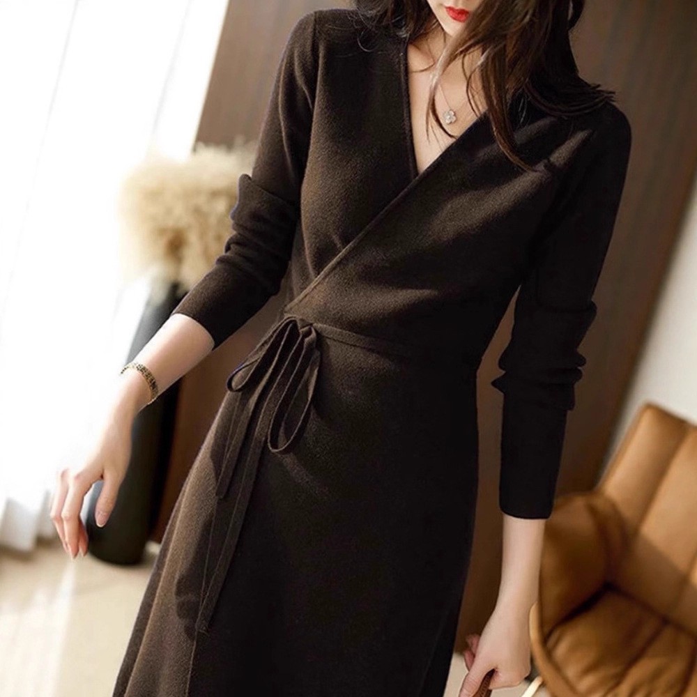 Autumn/Winter Thick V-neck Solid Color Versatile Simple Tie-waist Slimming Mid-length Knitted Base Dress Artistic Retro Dress - Image 8