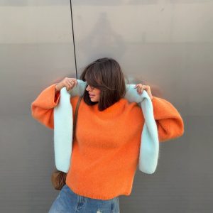 Women's Round-Neck Lantern-Sleeve Knit Pullover