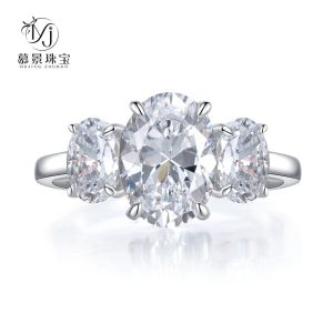 S925 sterling silver 8*11 oval four-prong setting with three diamonds, exquisite and understated luxury wedding/engagement ring.