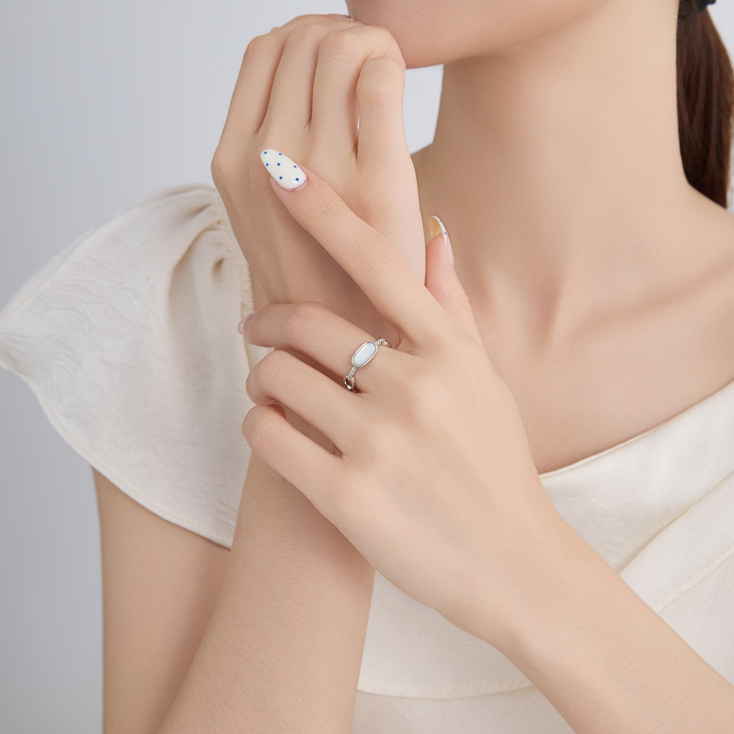 Xuping Geometric Oval Glass Cat's Eye Open Ring, Fashionable Copper Alloy Simple Ins Style Hollow Out Ring for Women - Image 4