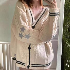 Autumn and winter solid color long-sleeved cardigan for women, elegant commuting, European and American bat-wing knitted off-white single-breasted sweater jacket