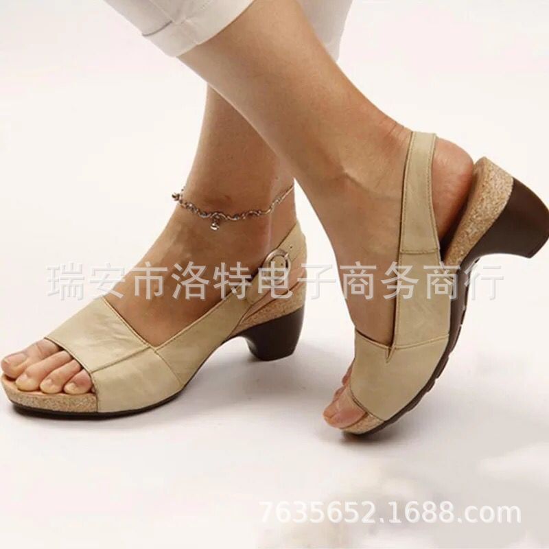 Independent station foreign trade new 2022 spring fish mouth clip toe beach women's thick heel sandals large size 35-43 women's shoes