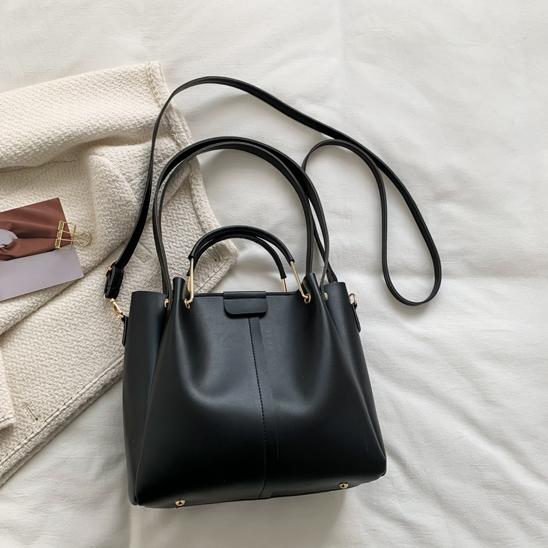 Retro niche design portable large-capacity bag female 2023 new trendy all-match commuting Messenger Tote bucket bag - Image 7