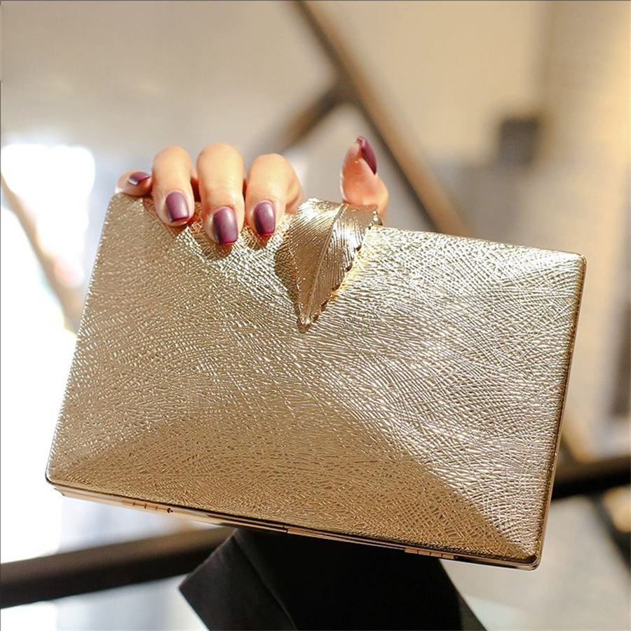 High-quality textured square box-shaped metal leaf evening bag banquet dress bag clutch bag crossbody handbag small square bag for women