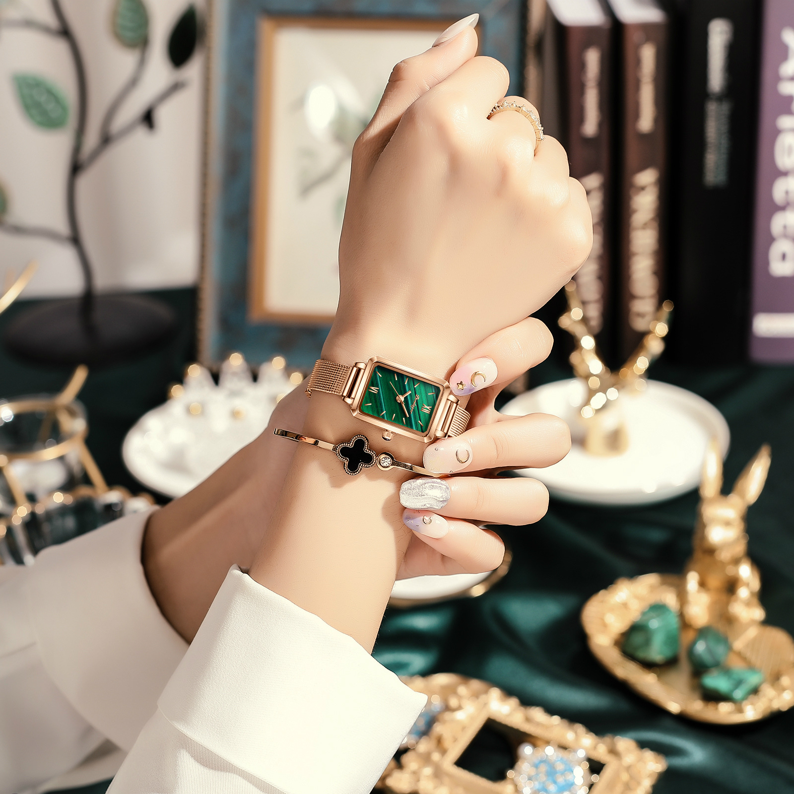 Small green watch vibrato live explosion style Swiss brand square ladies watch student Korean version of quartz watch one piece on behalf of - Image 4