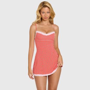 Korean style gentle checkered suspender dress with lace trim on the top and bottom, slim fit, hip-hugging short dress for home or dates.