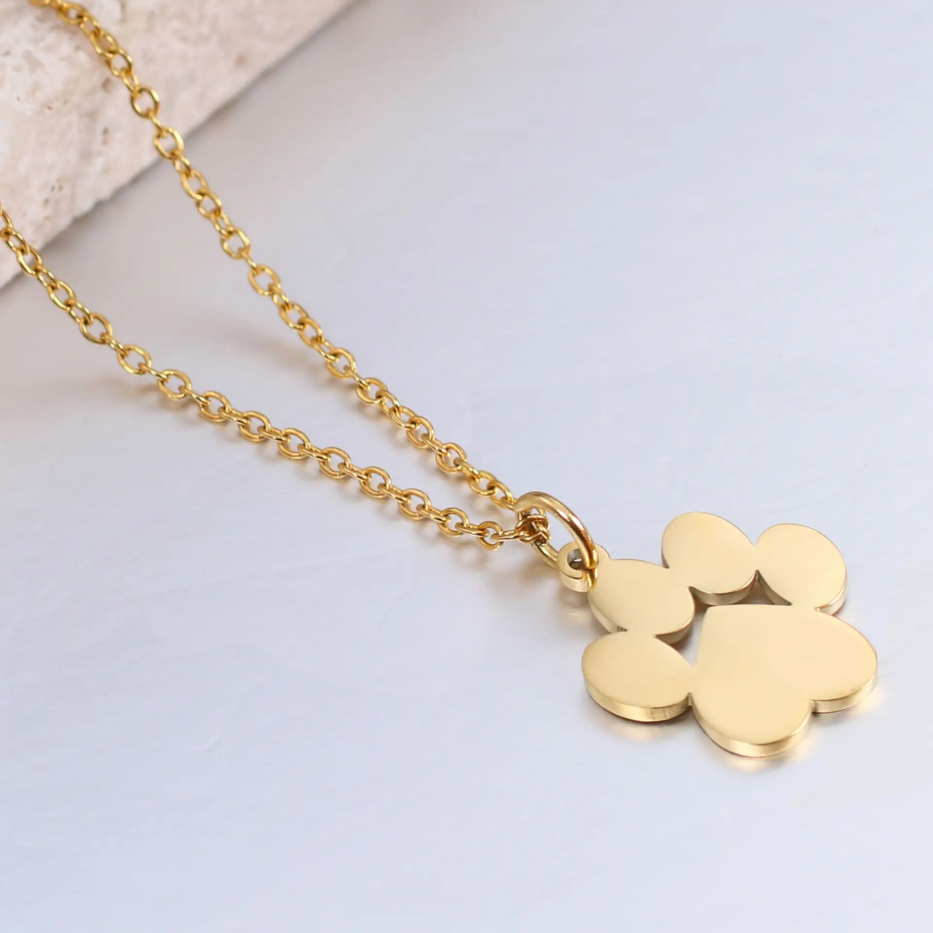 Cross-border best-selling titanium steel creative pet cat paw and dog paw pendant necklace, women's personalized and simple clavicle chain jewelry - Image 2