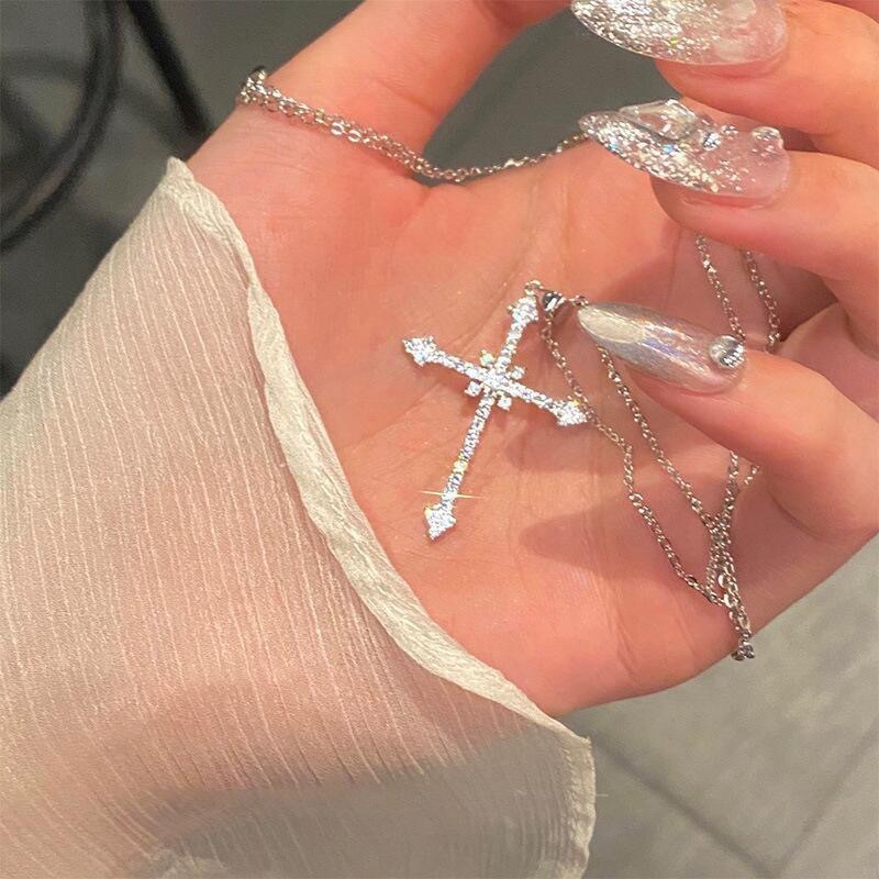 Superbly sparkling diamond butterfly necklace for women, a sophisticated and elegant clavicle chain, sweet and dazzling, fashionable and stylish choker. - Image 19