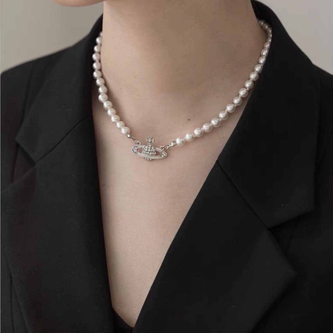 Retro trendy brand diamond-encrusted Saturn pearl necklace for women, popular online, light luxury, Xijia full diamond planet clavicle chain necklace. - Image 4