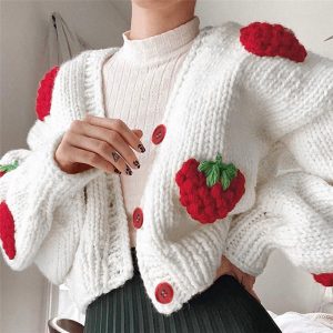 European and American style 2021 autumn and winter new women's fashion design single-breasted V-neck knitted cardigan strawberry long-sleeved sweater