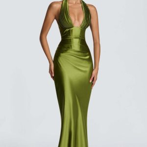 2026 European and American cross-border new halter neck deep V long dress with pleats and laces, sexy off-shoulder slim fit long dress for banquets.