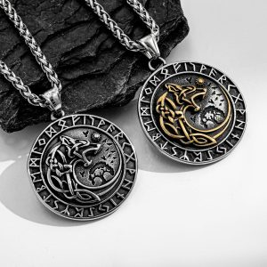 Amazon's hot-selling Nordic Viking wolf head rune pendant necklace, trendy men's accessory, unique retro jewelry wholesale.