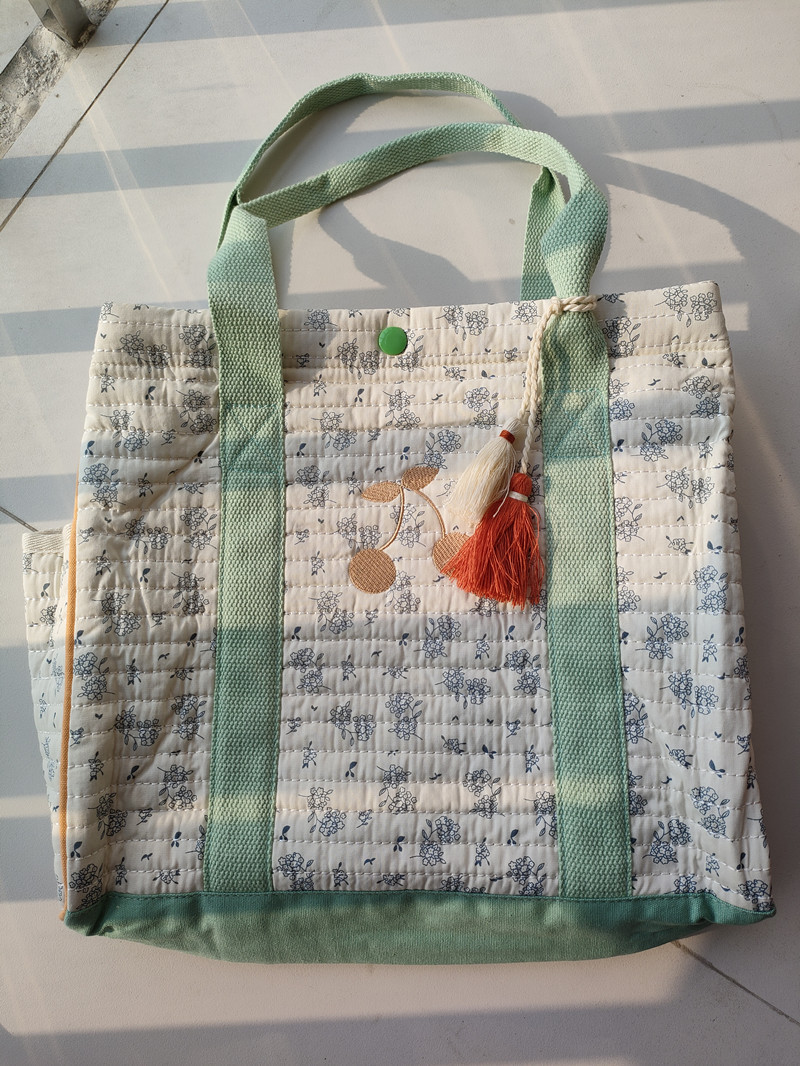 Korean ins mommy bag large capacity tote bag mother and baby bag floral hand-held outing single shoulder light messenger bag - Image 3