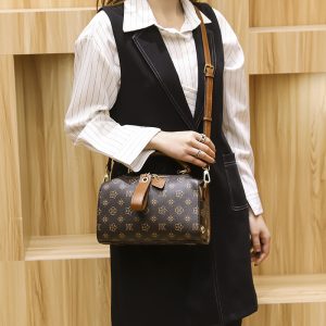 2022 New European and American high-end zipper fashion women's handbag crossbody bag shoulder bag printed retro casual