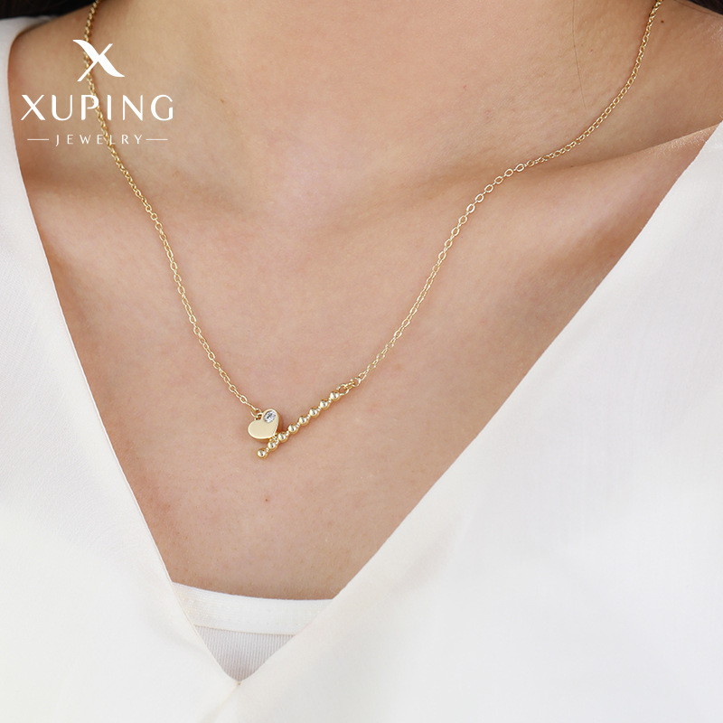 Xuping's new minimalist and cool-style heart-shaped fashionable and unique clavicle necklace with artificial gemstone design is versatile and easy to match. - Image 5