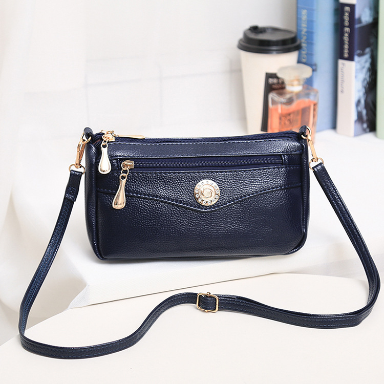 Summer new Internet celebrity women's crossbody bag wide bottom armpit fashion bag large capacity mobile phone change middle-aged bag women's bag - Image 7