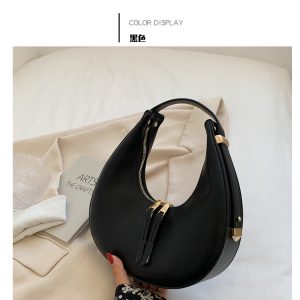 2022 new Korean version retro handbag women's chain small bag one-shoulder baguette armpit bag texture atmospheric women's bag